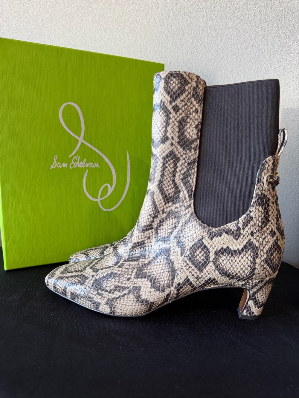 Sam Edelman Snake-Print Chelsea Booties Sz 7
